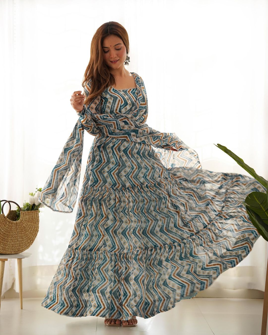 Graceful Elegance: Ameyaa Off-White Georgette Anarkali Suit Set Design –  Rim Zim Fashion