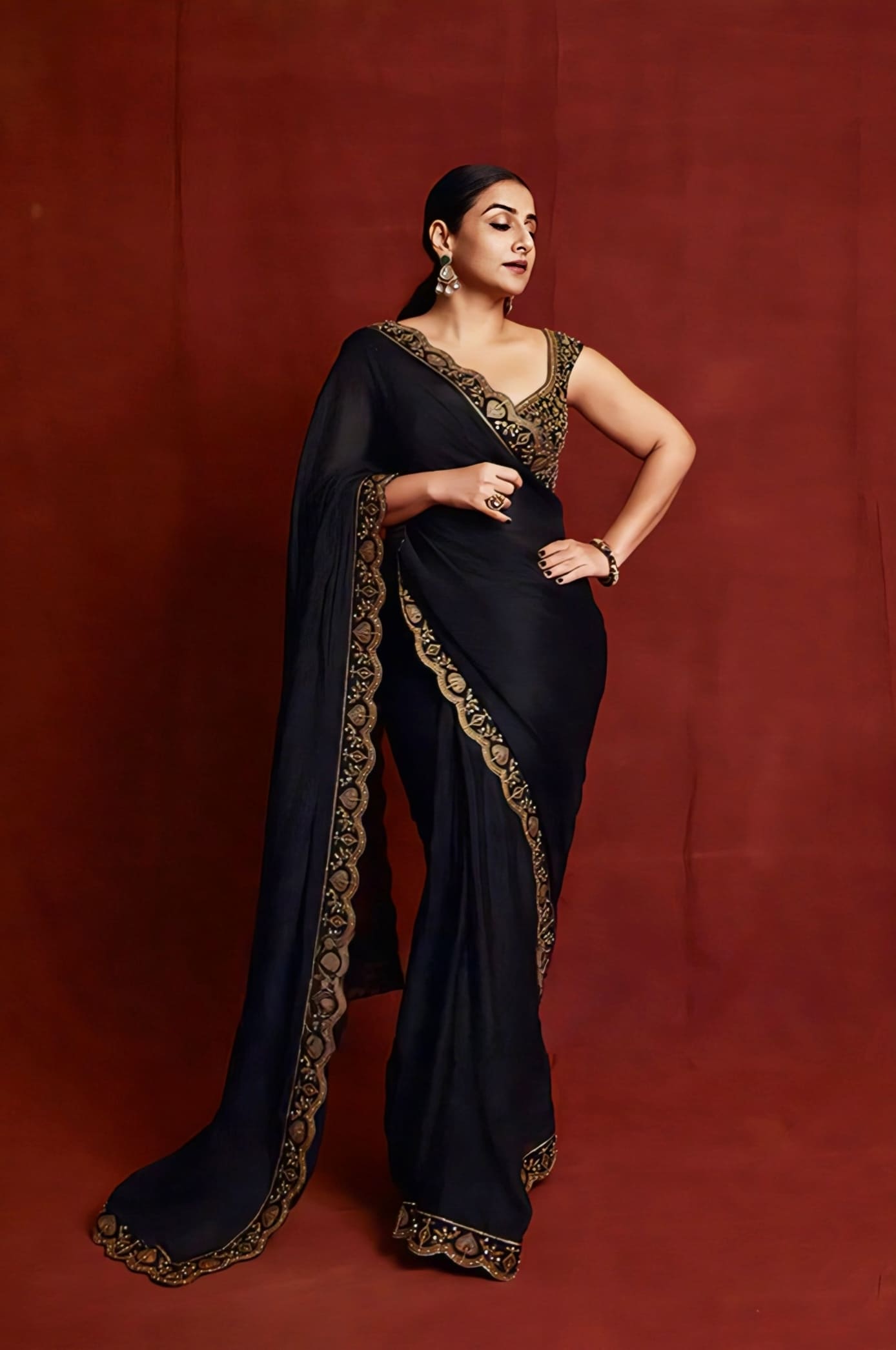 Vidya Balan Inspired Black Hand-Embroidered Georgette Saree Set with Zari Work | Siyaahi Aparna Designer Outfit