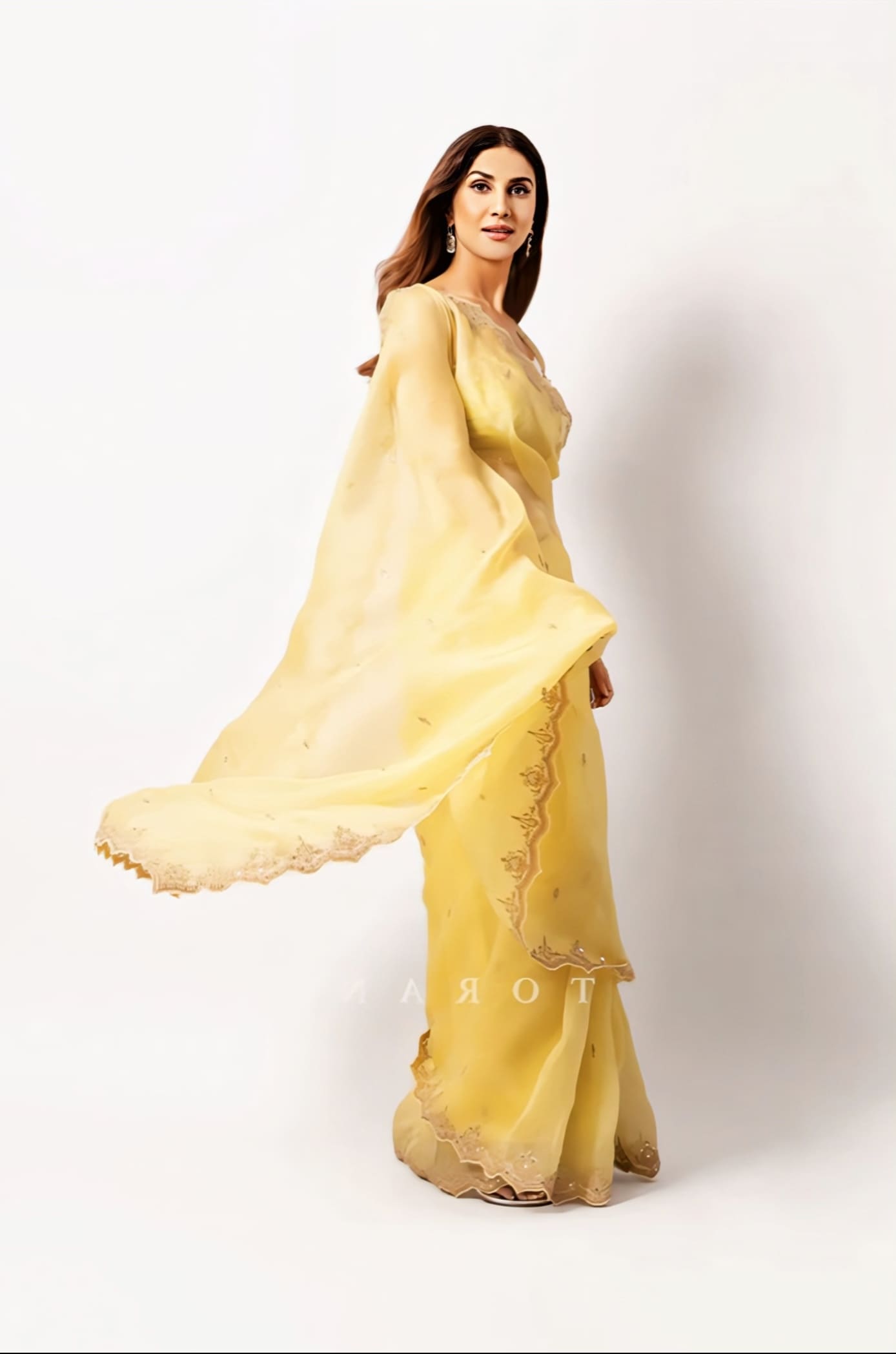 Vaani Kapoor in Gul-Mina Nayantara Zarra Saree Set – Yellow Silk Organza Embroidered Designer Saree