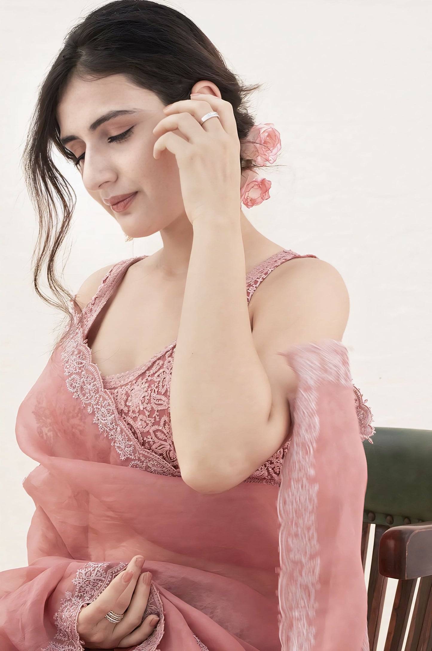 Fatima Sana Shaikh in Gulbaag Aadira Nida Saree Set – Pink Silk Organza Embroidered Designer Saree