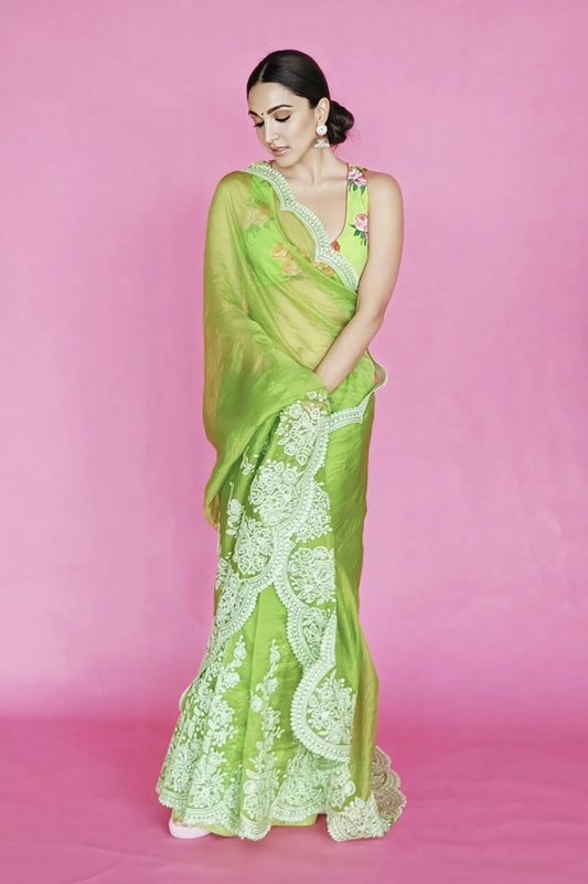 Kiara Advani in Angoori Vaapika Iswari Saree Set – Green Silk Organza Digital Print & Embroidered Designer Saree