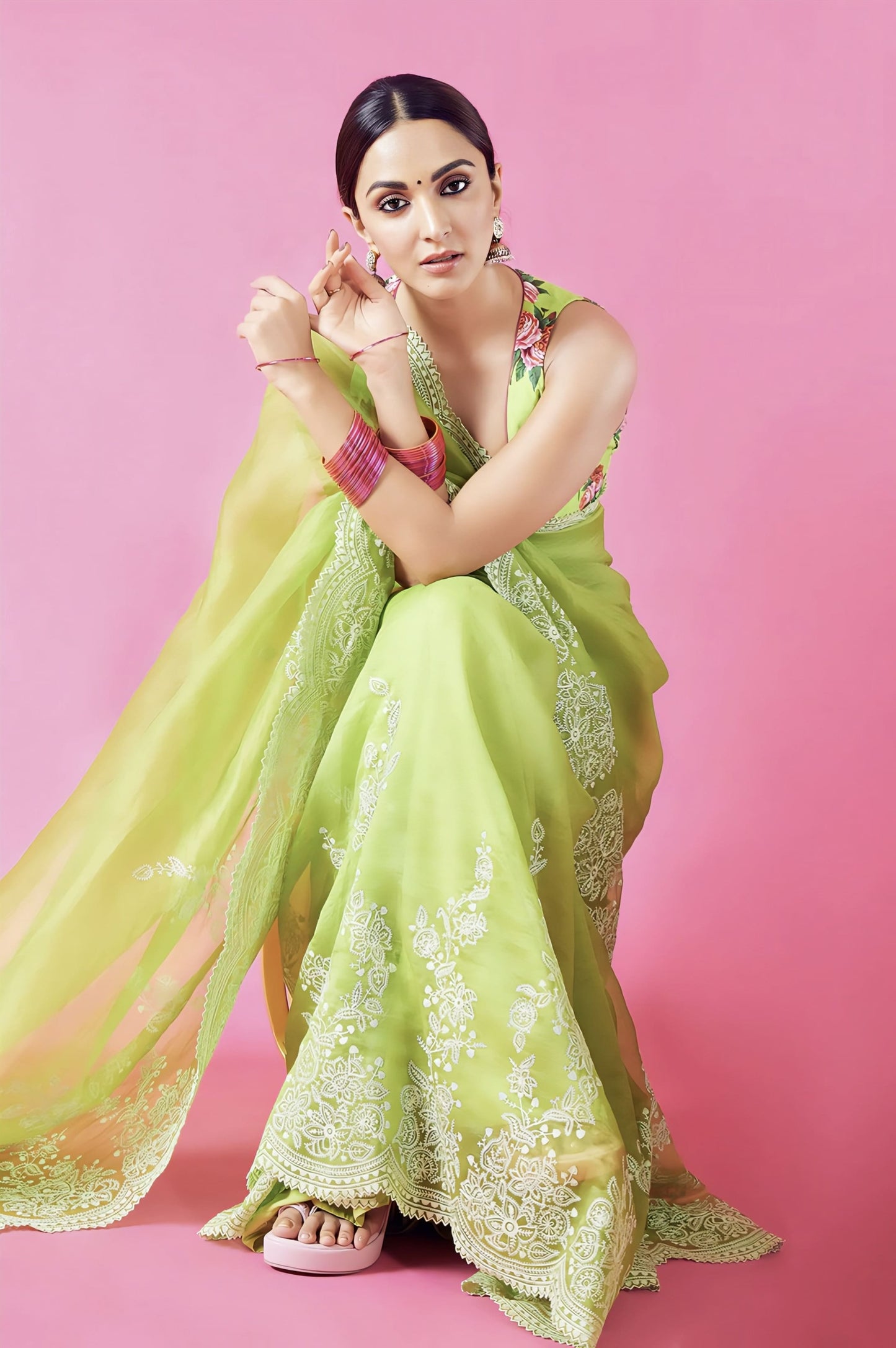 Kiara Advani in Angoori Vaapika Iswari Saree Set – Green Silk Organza Digital Print & Embroidered Designer Saree