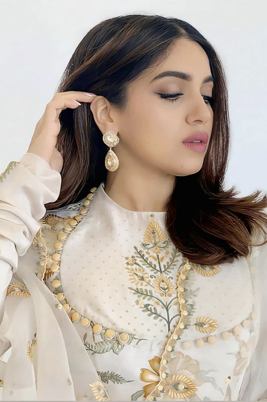 Bhumi Pednekar in Sarson Cheent Aari Waraq Lehenga Choli Set – Yellow Handwoven Chanderi Aari Embroidered Designer Lehenga