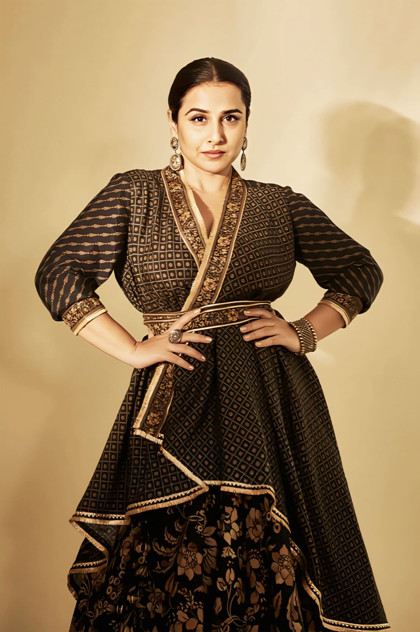Vidya Balan in Gulghast Afsoon Lehenga Set – Black Slub Silk Bhagalpuri Digital Print Designer Lehenga