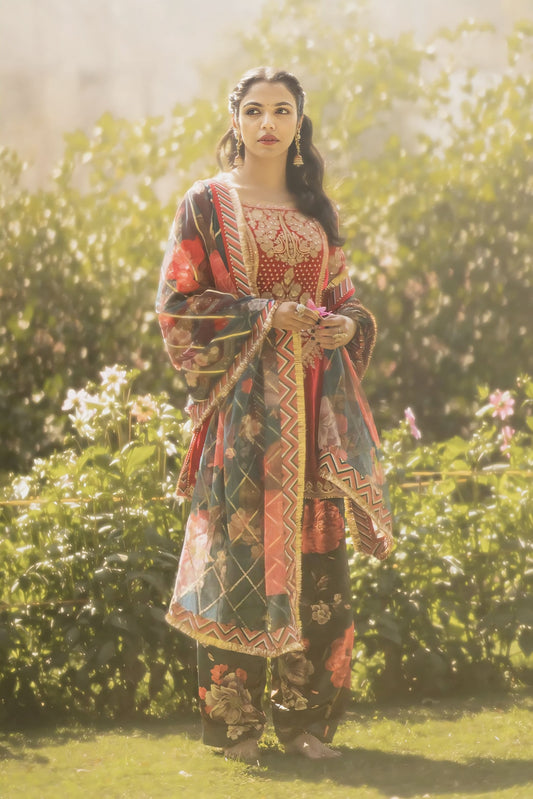 Shriya Pilgaonkar in Ruh Gulabi Saroj Kurta Set – Pink Multicolour Velvet Zari Embroidered Designer Kurta Set