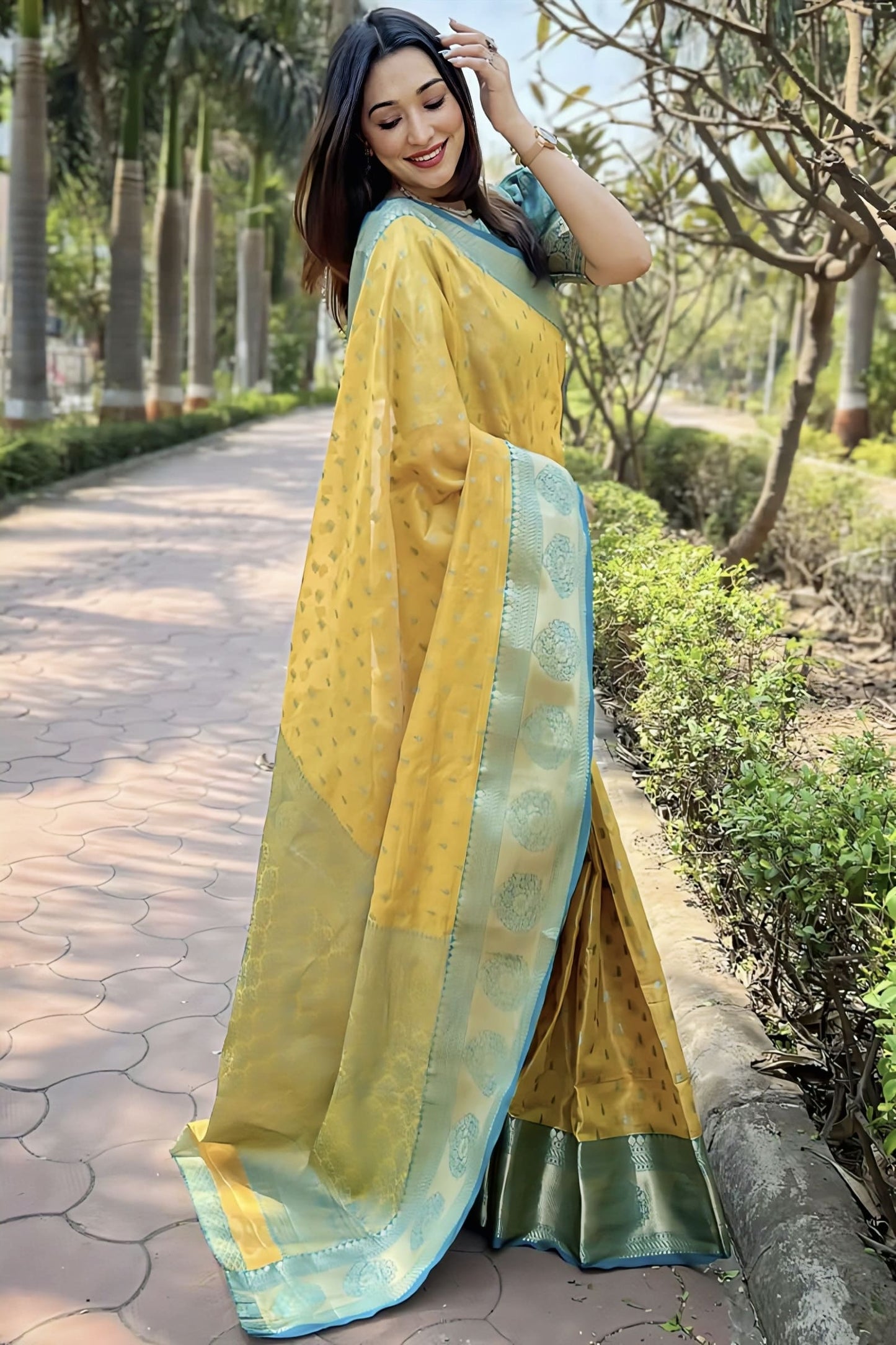 Lavender Banarasi Tissue Silk Saree with Zari Weaving & Matching Blouse Piece