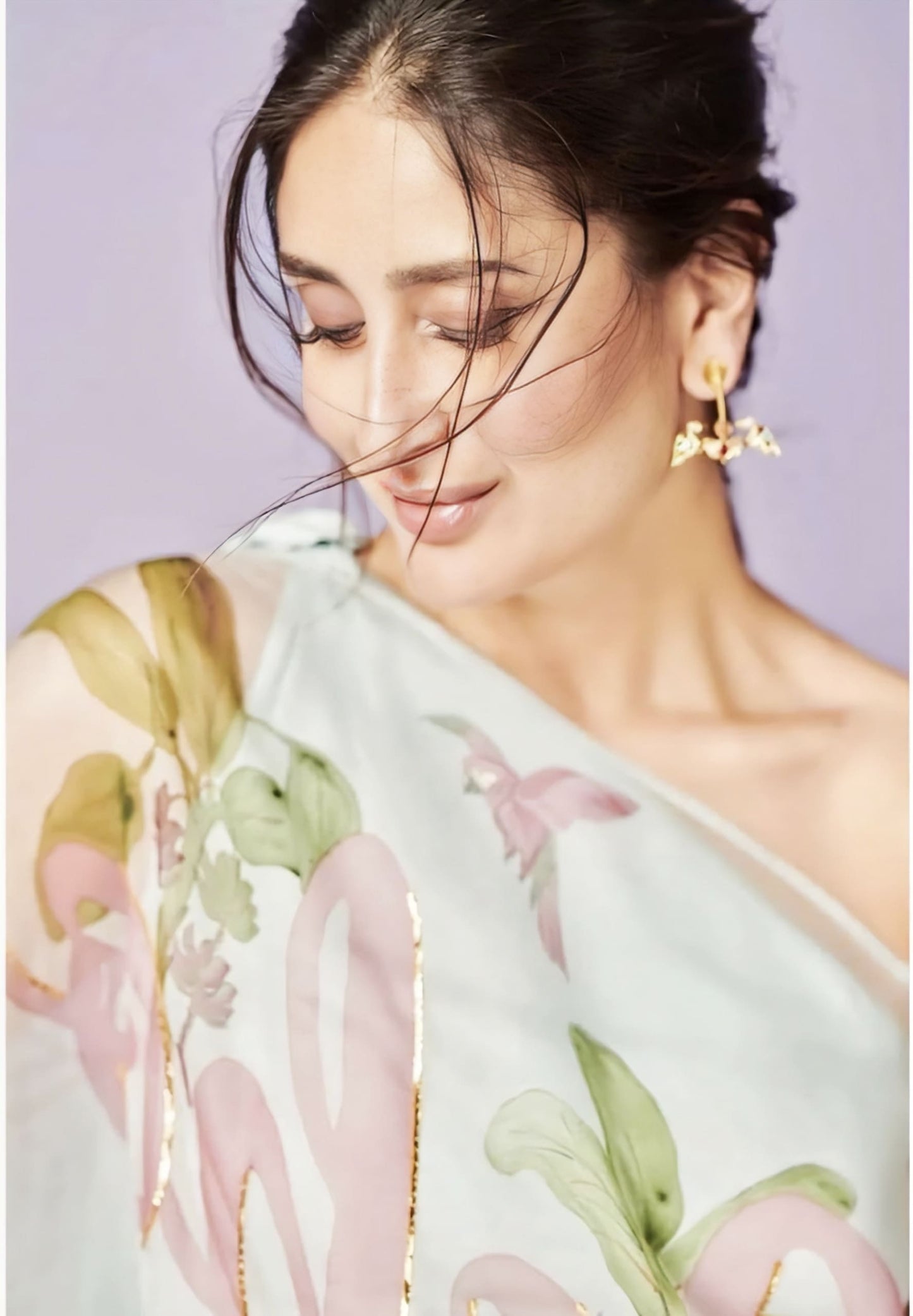 Kareena Kapoor Khan Inspired Hand-Painted Powder Blue Silk Organza Saree | The Bebo Saree