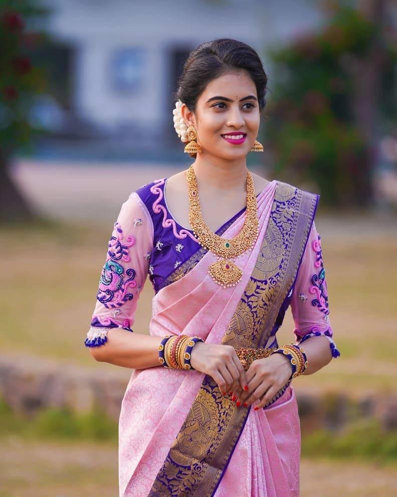 Traditional Lichi Silk Banarasi Designer Saree with Contrast Border