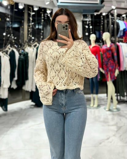 Raja Cream Ajurlu Knit Crop Sweater