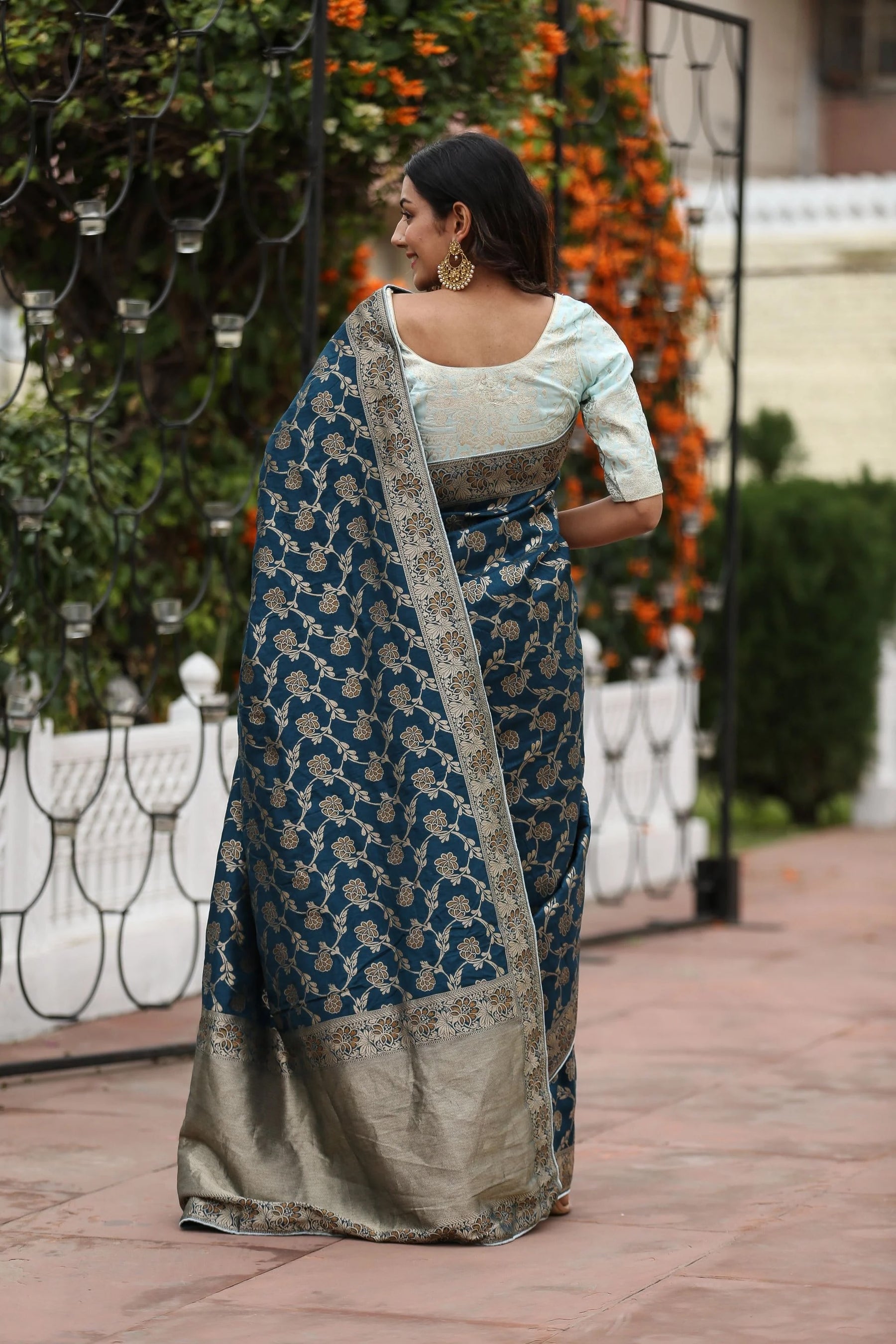 Royal Blue Munga Silk Saree with Zari Embroidery