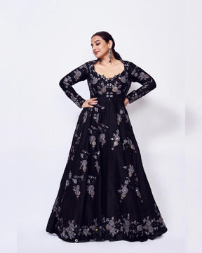 Vidya Balan Black Appliqué Cape | Elegant and Stylish Evening Wear