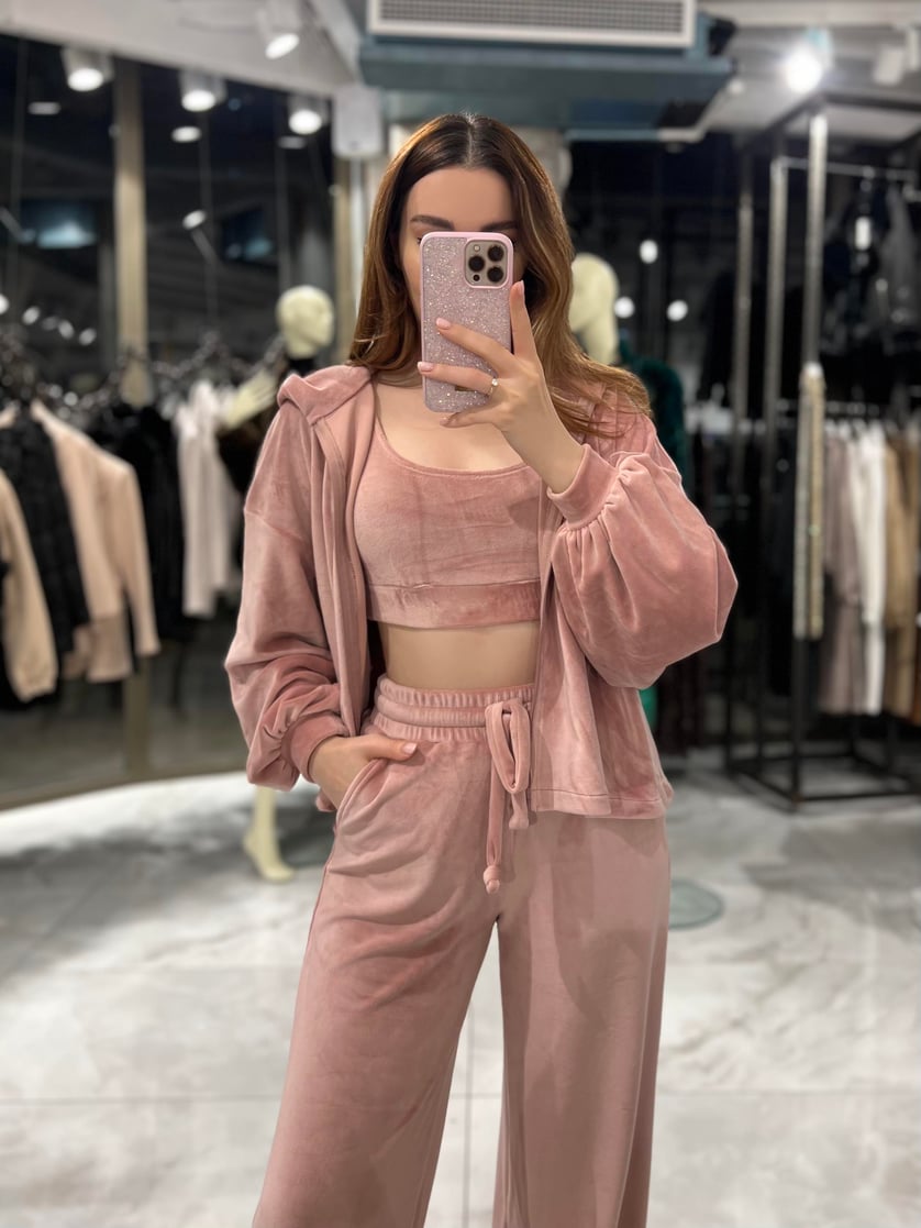 Luxurious Sandara 3 Piece Velvet Set in Powder Pink