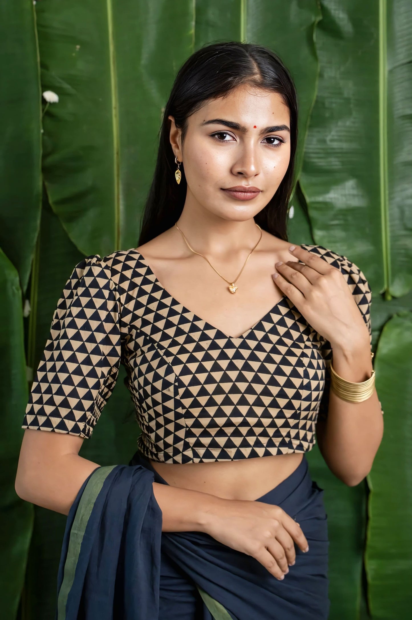 Geometric Print Fancy Blouse Design in Black & Beige – V Neck Elbow Sleeve Saree Blouse