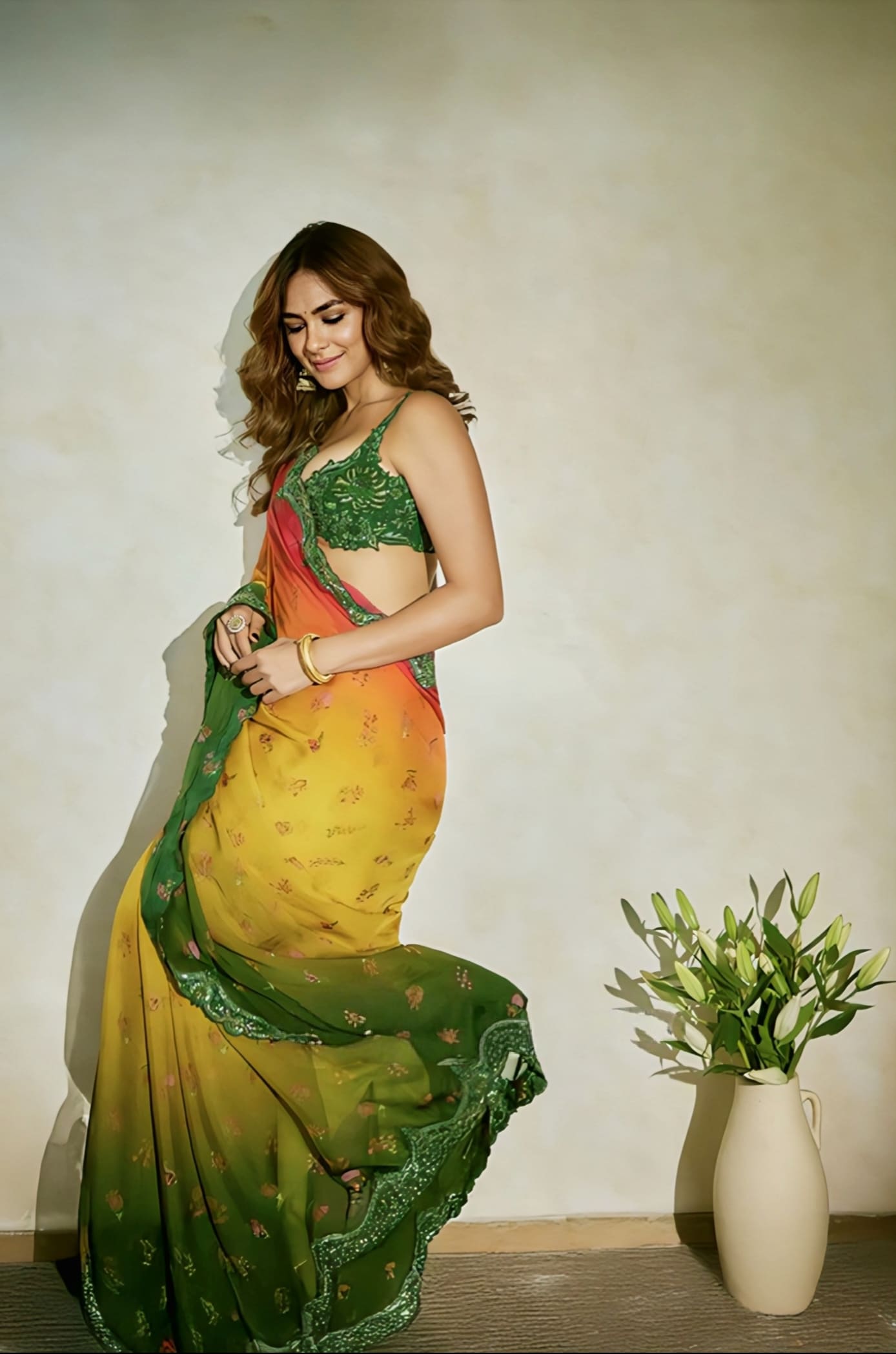 Mrunal Thakur Inspired Ombre Green Organza Saree Set | Chitrangi Ziya Designer Bralette Saree