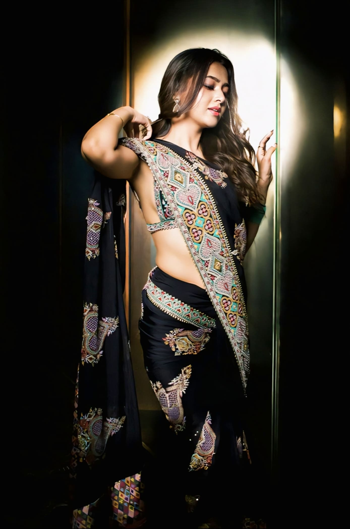 Tejasswi Prakash in Dil Shaad Rubeka Saree Set – Black Organza Digital Print Designer Saree with Sequin Blouse