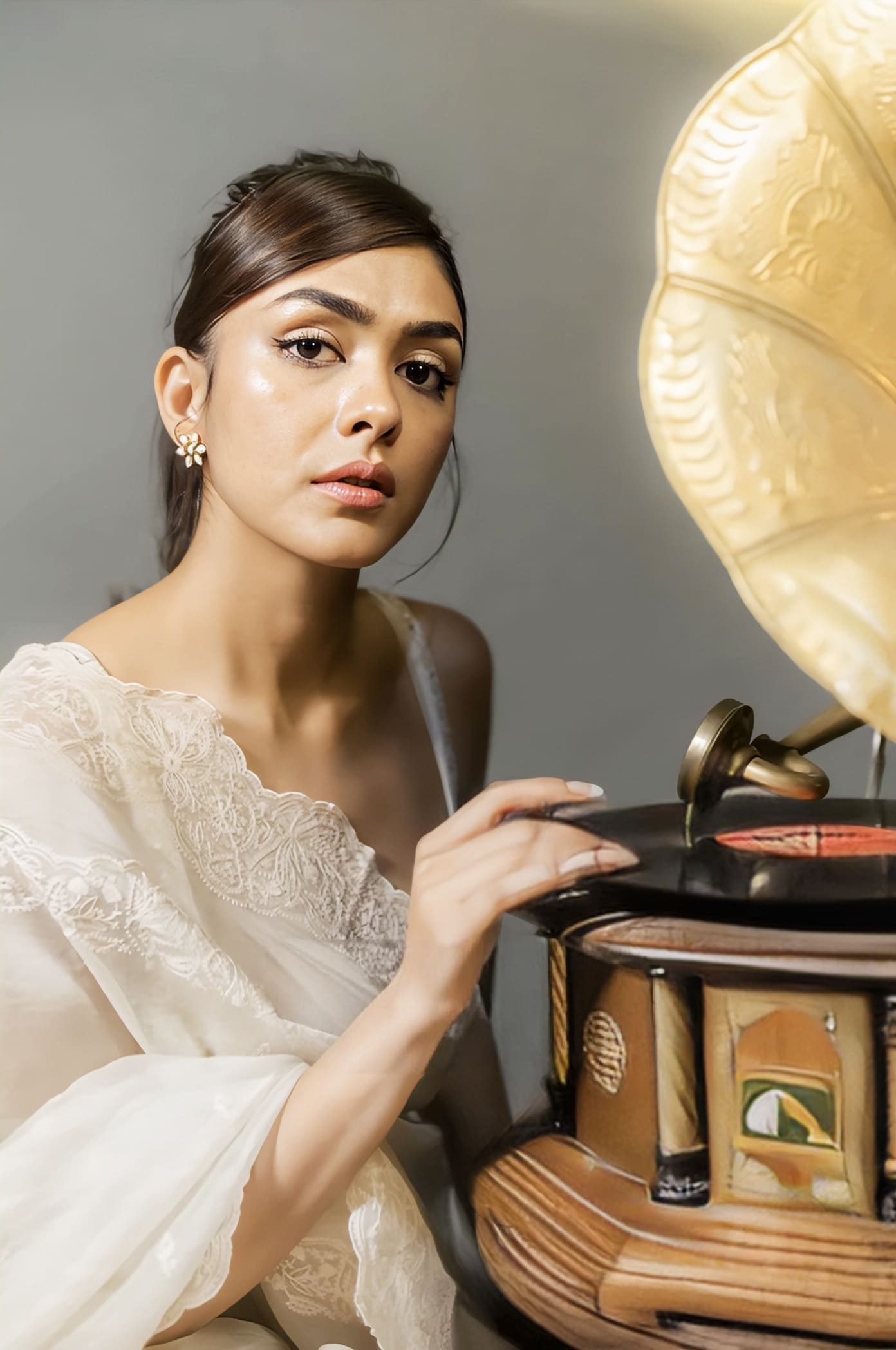 Ivory organza embroidered saree with Chanderi blouse inspired by Mrunal Thakur