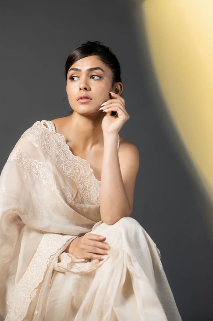 Mrunal Thakur in Mogra Anahita Ikjot Saree Set – Ivory Organza Embroidered Designer Saree