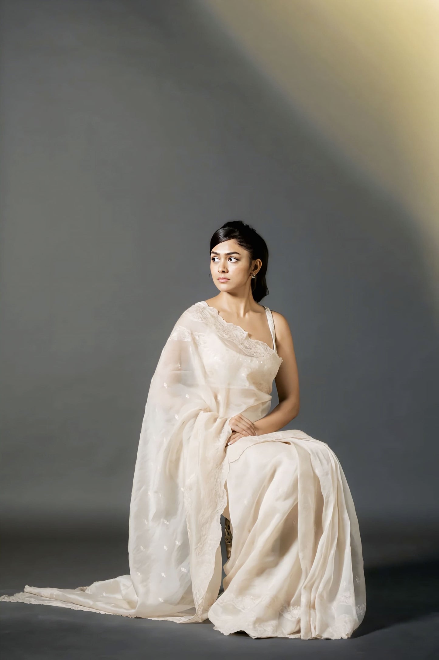 Mrunal Thakur in Mogra Anahita Ikjot Saree Set – Ivory Organza Embroidered Designer Saree
