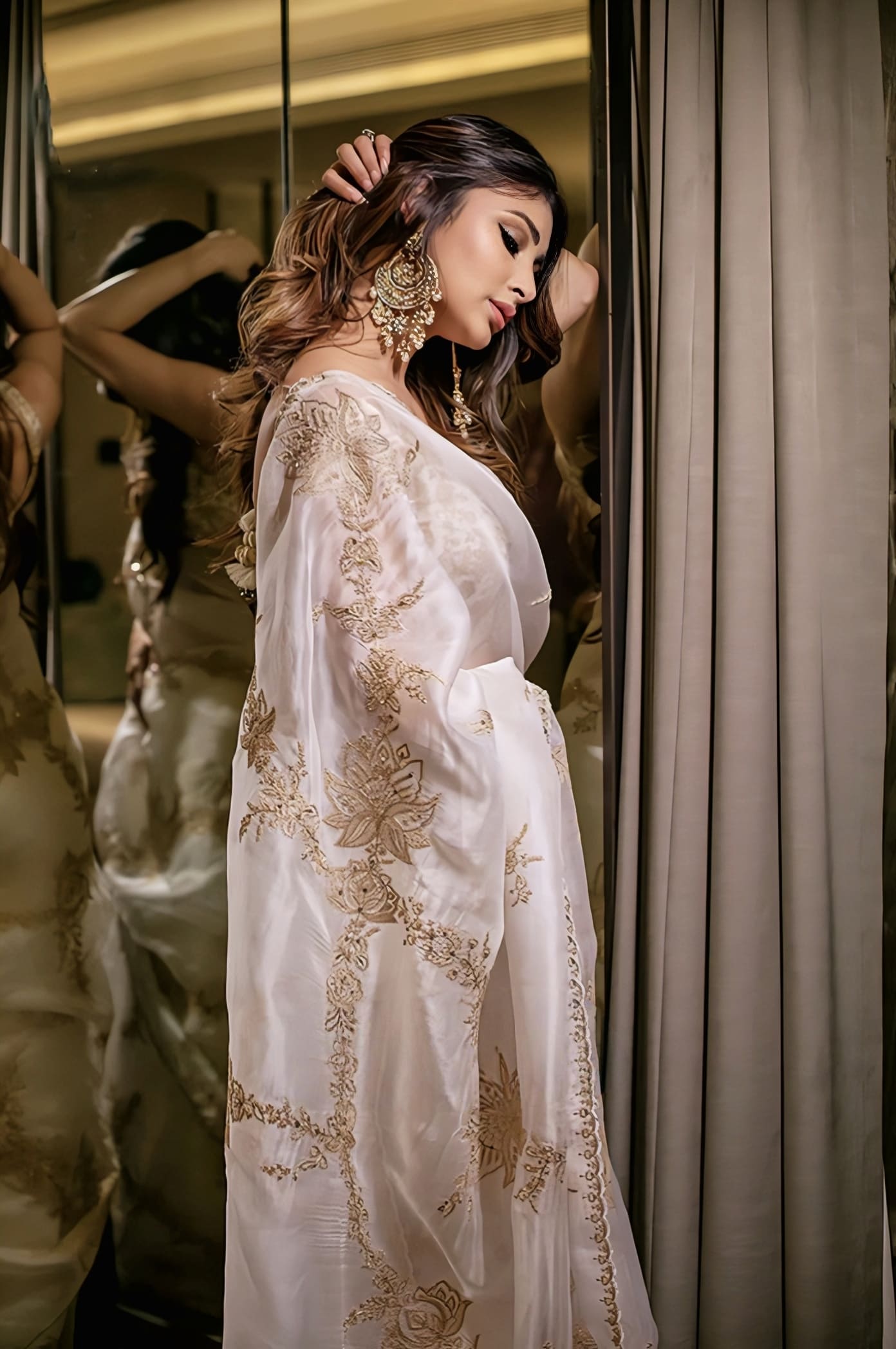 Mouni Roy in Gul-Bano Daavya Yashaswini Saree Set – Ivory Organza Embroidered Designer Saree