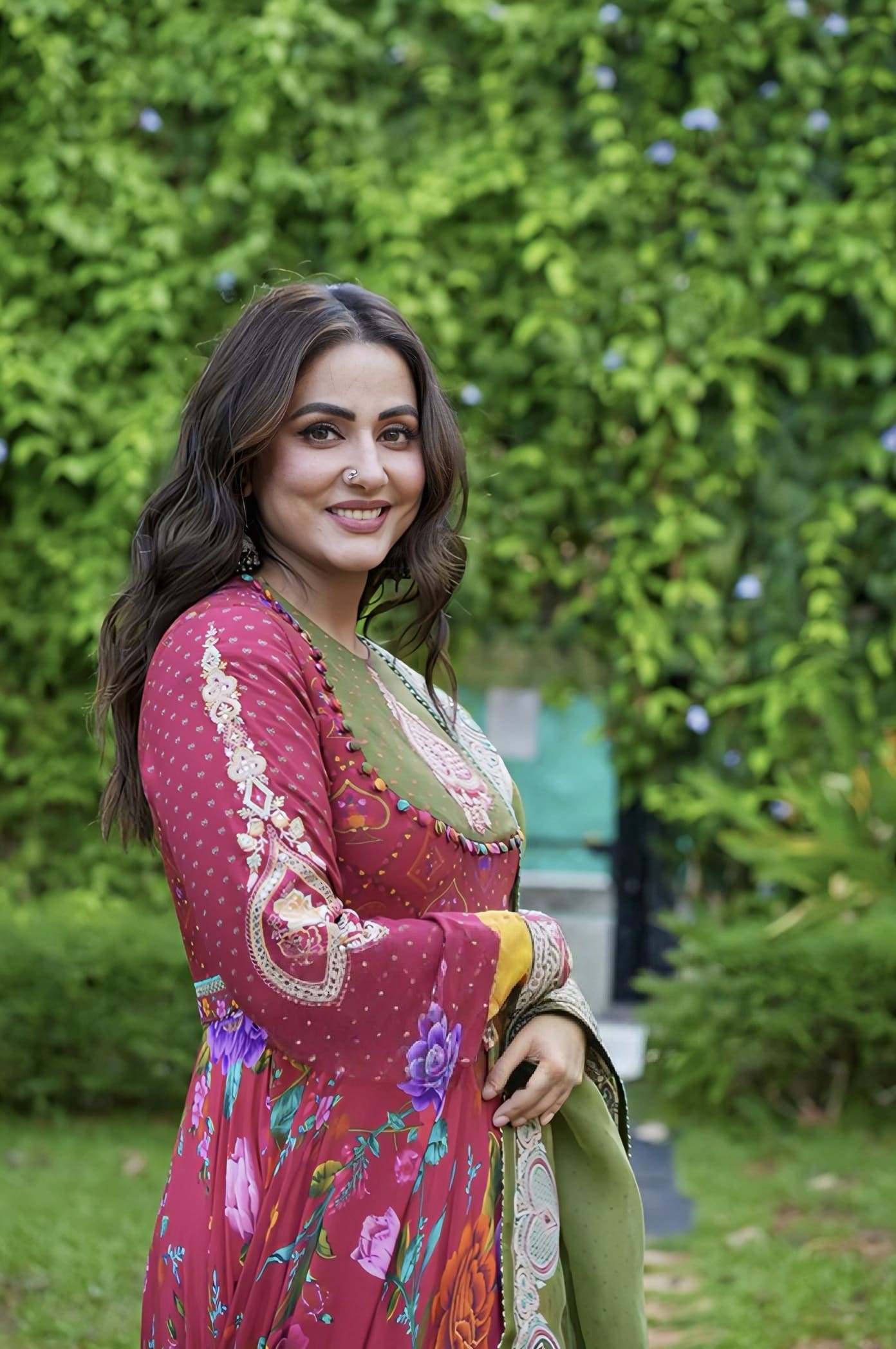 Hina Khan in Dil Surkh Nimat Anarkali Set – Red Jain Silk Digital Print Designer Anarkali