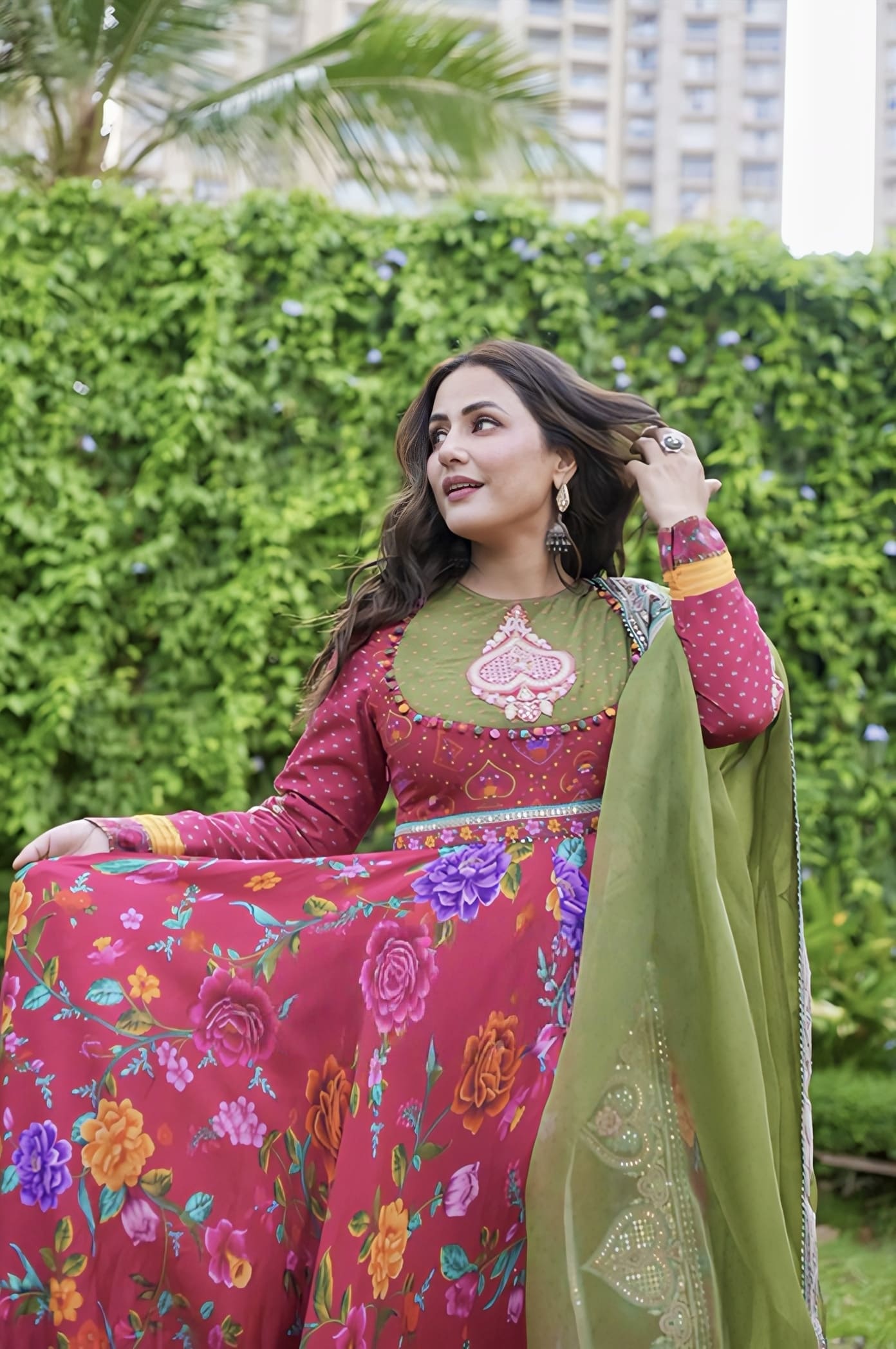Hina Khan in Dil Surkh Nimat Anarkali Set – Red Jain Silk Digital Print Designer Anarkali