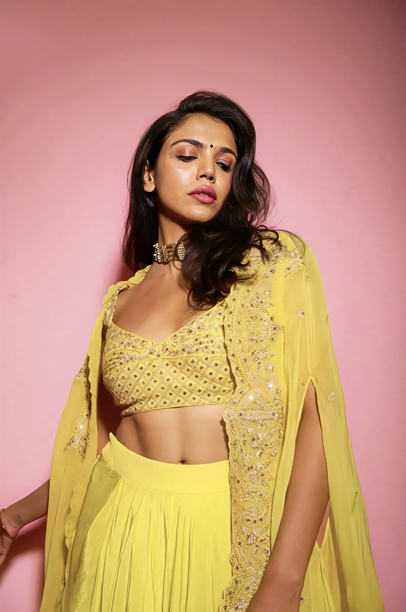Shriya Pilgaonkar in Gul-Mina Zuri Cape Set – Yellow Silk Organza Embroidered Designer Dhoti Set