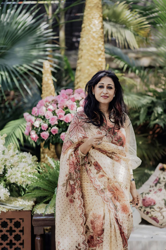 Nisha Narayanan in Kasturi Leila Taahira Saree Set – Beige Silk Organza Digital Print Designer Saree