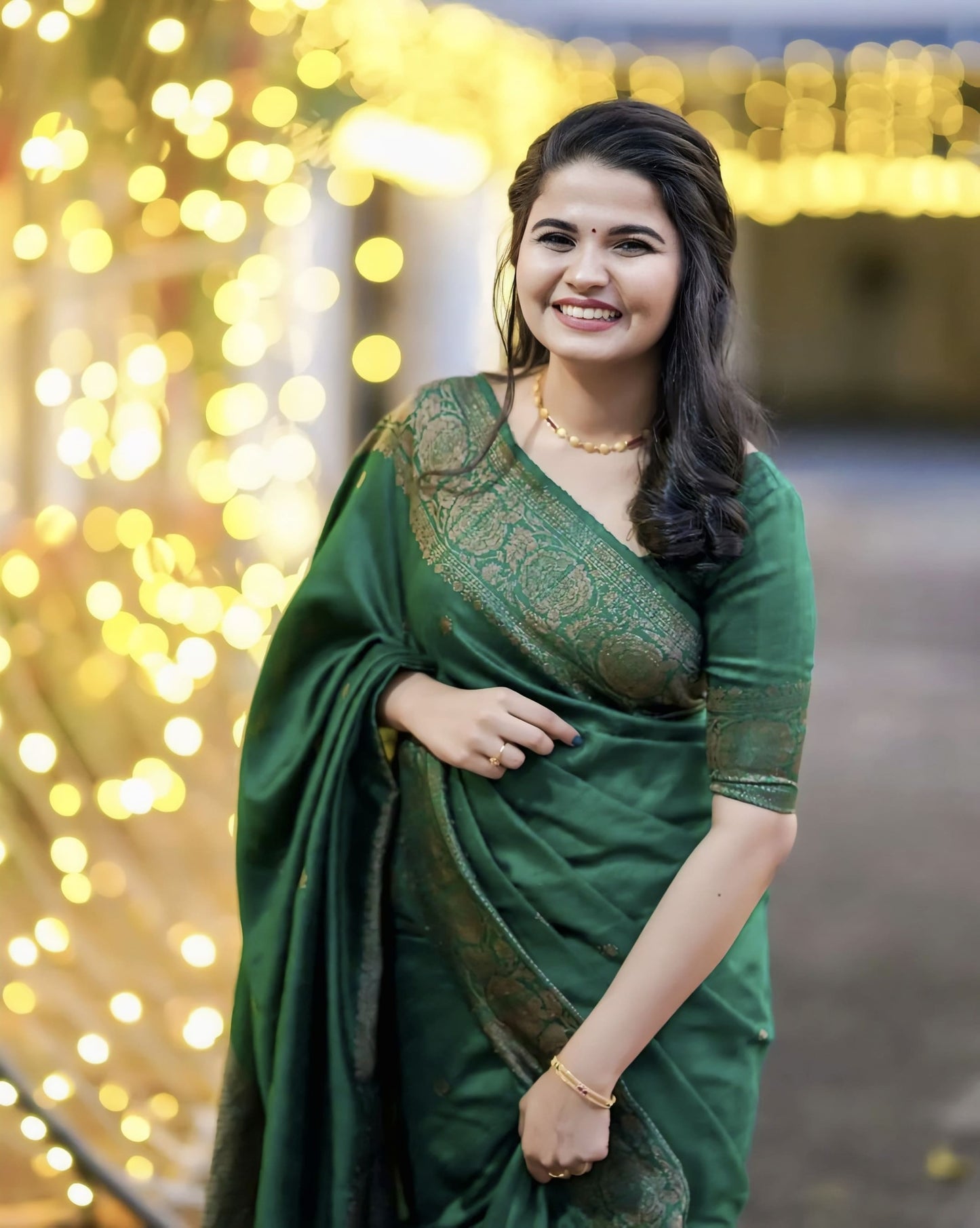Green Soft Banarasi Silk Saree with Jacquard Weave & Matching Blouse Piece