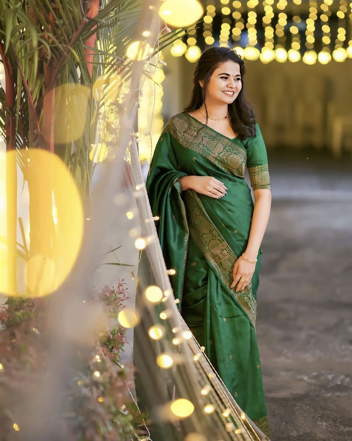 Green Soft Banarasi Silk Saree with Jacquard Weave & Matching Blouse Piece