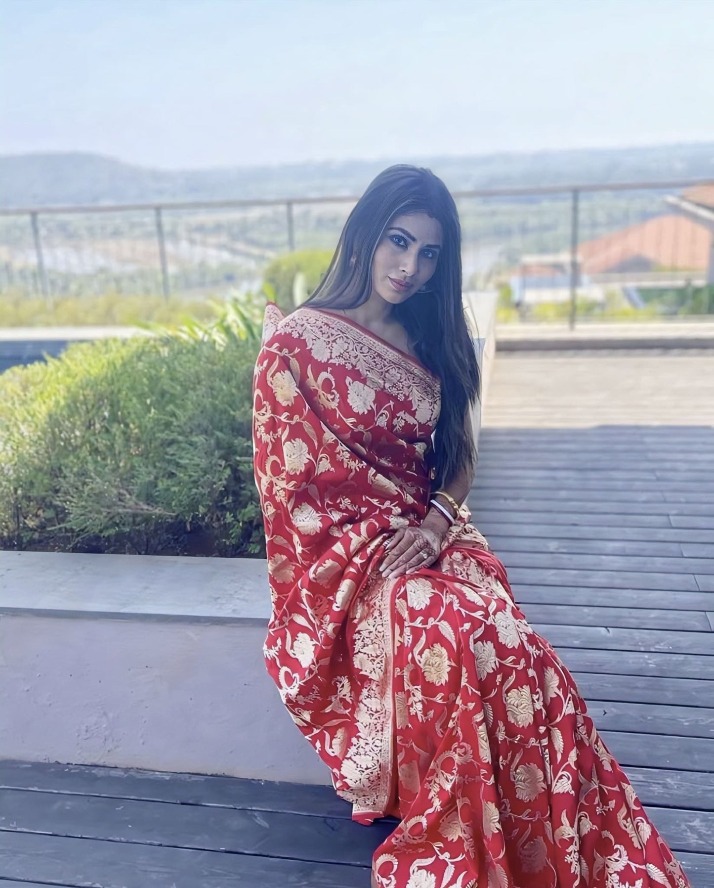 Red Soft Banarasi Silk Saree with Jacquard Weave & Matching Blouse Piece