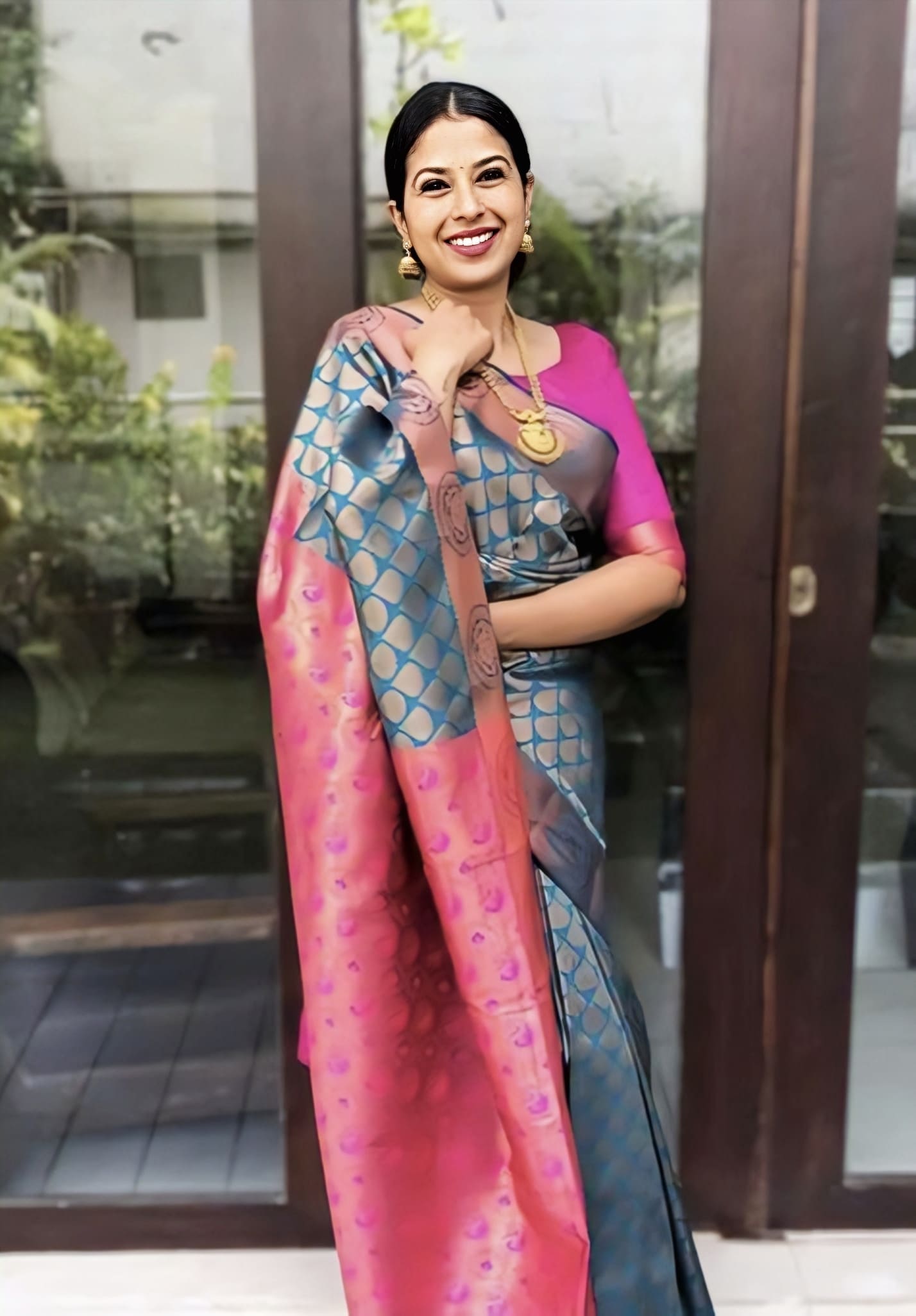 Rama Green Soft Banarasi Silk Saree with Jacquard Weave & Contrast Dark Pink Blouse Piece