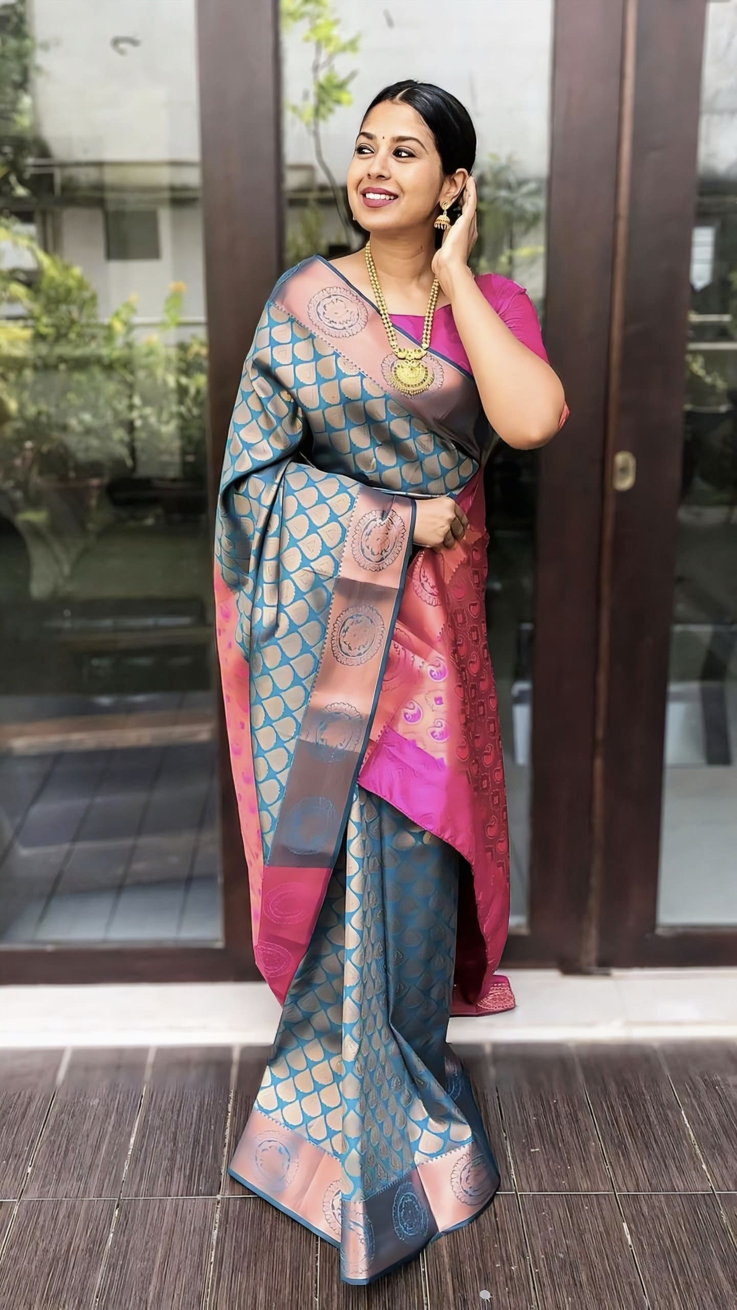 Rama Green Soft Banarasi Silk Saree with Jacquard Weave & Contrast Dark Pink Blouse Piece