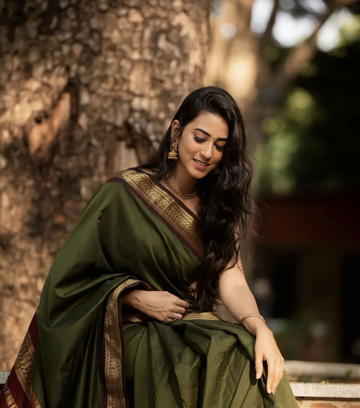 Green Soft Banarasi Silk Saree with Jacquard Weave & Contrast Maroon Blouse Piece