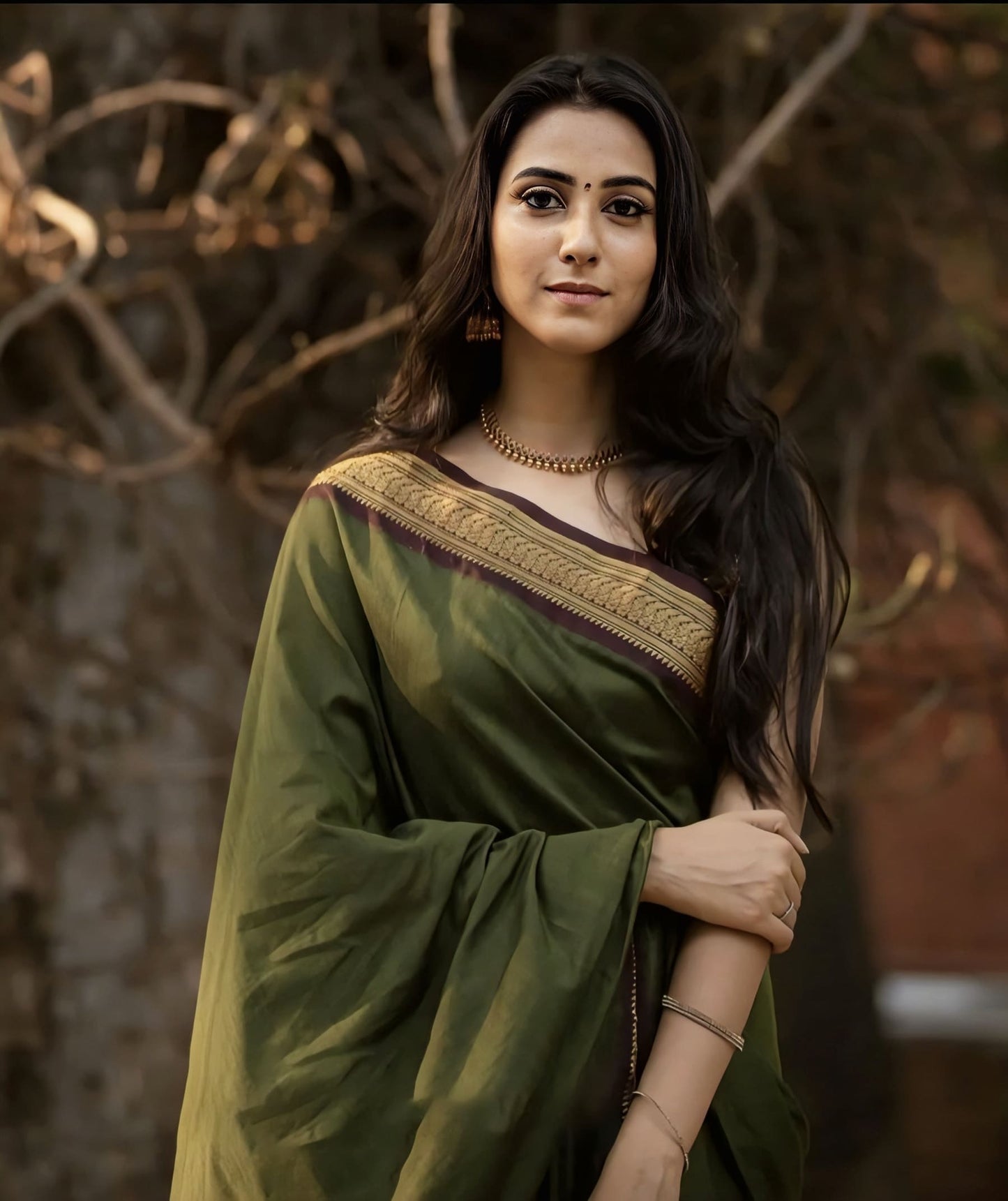 Green Soft Banarasi Silk Saree with Jacquard Weave & Contrast Maroon Blouse Piece