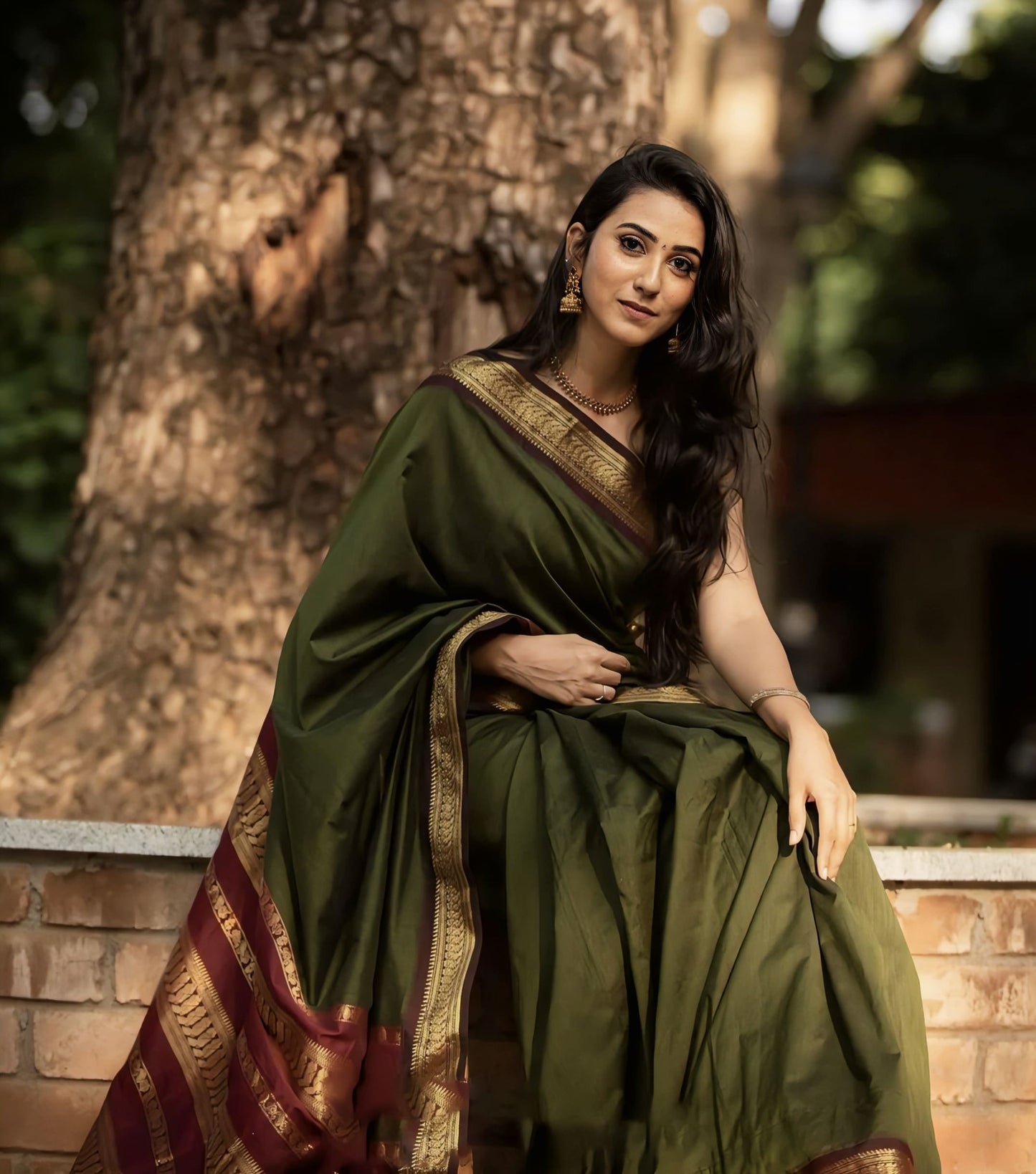 Green Soft Banarasi Silk Saree with Jacquard Weave & Contrast Maroon Blouse Piece