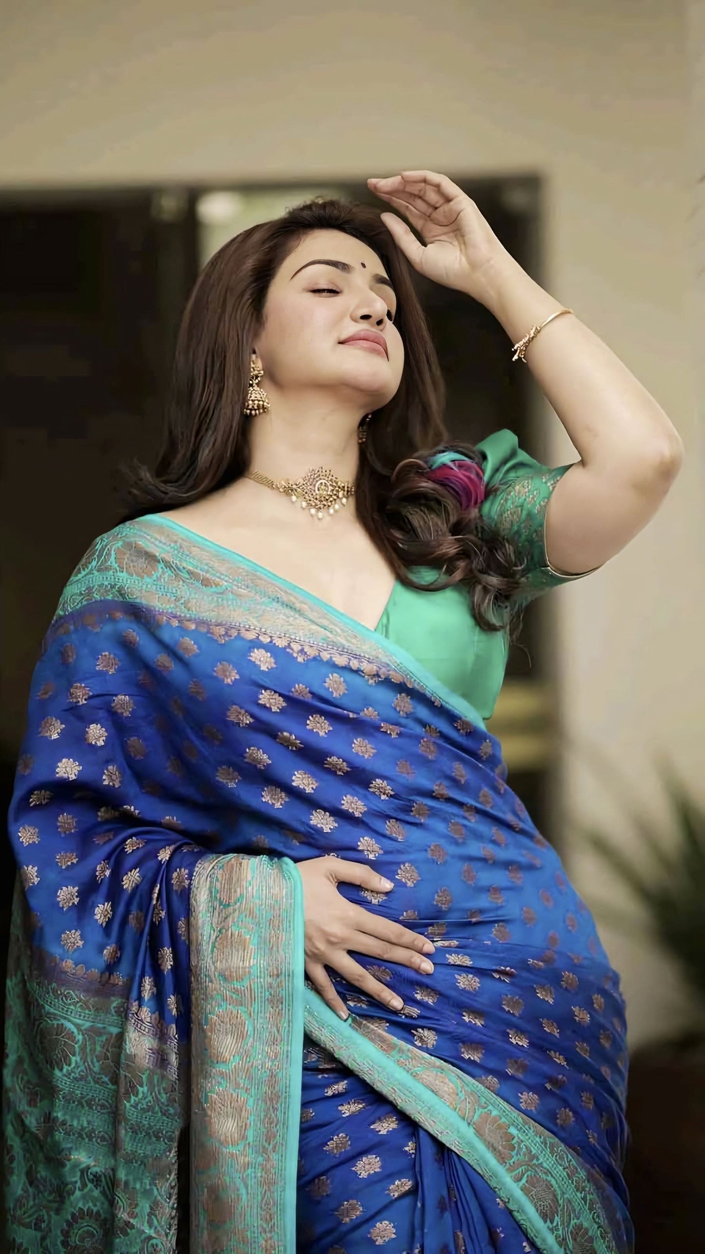 Blue Soft Banarasi Silk Saree with Jacquard Weave & Contrast Rama Green Blouse Piece