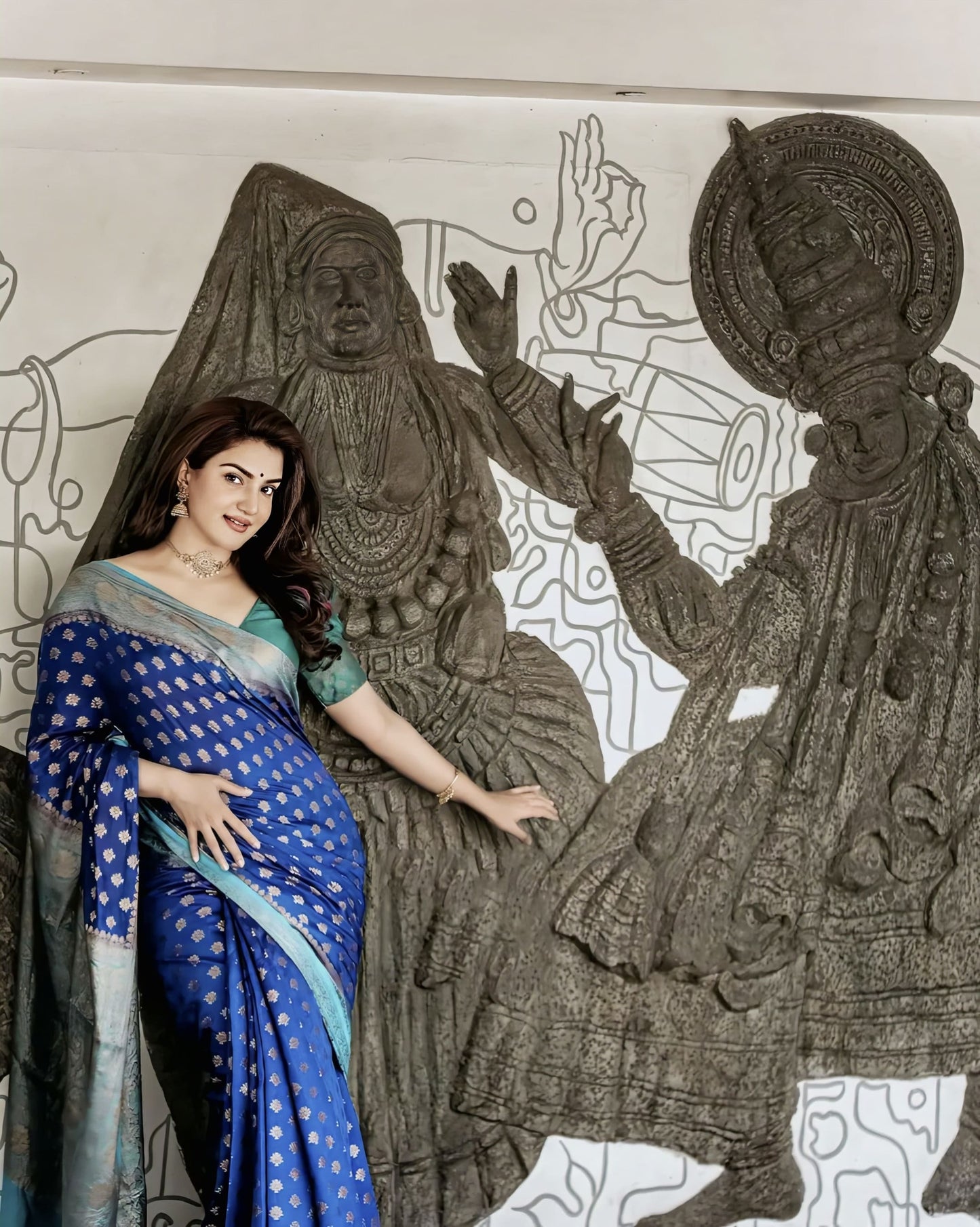 Blue Soft Banarasi Silk Saree with Jacquard Weave & Contrast Rama Green Blouse Piece