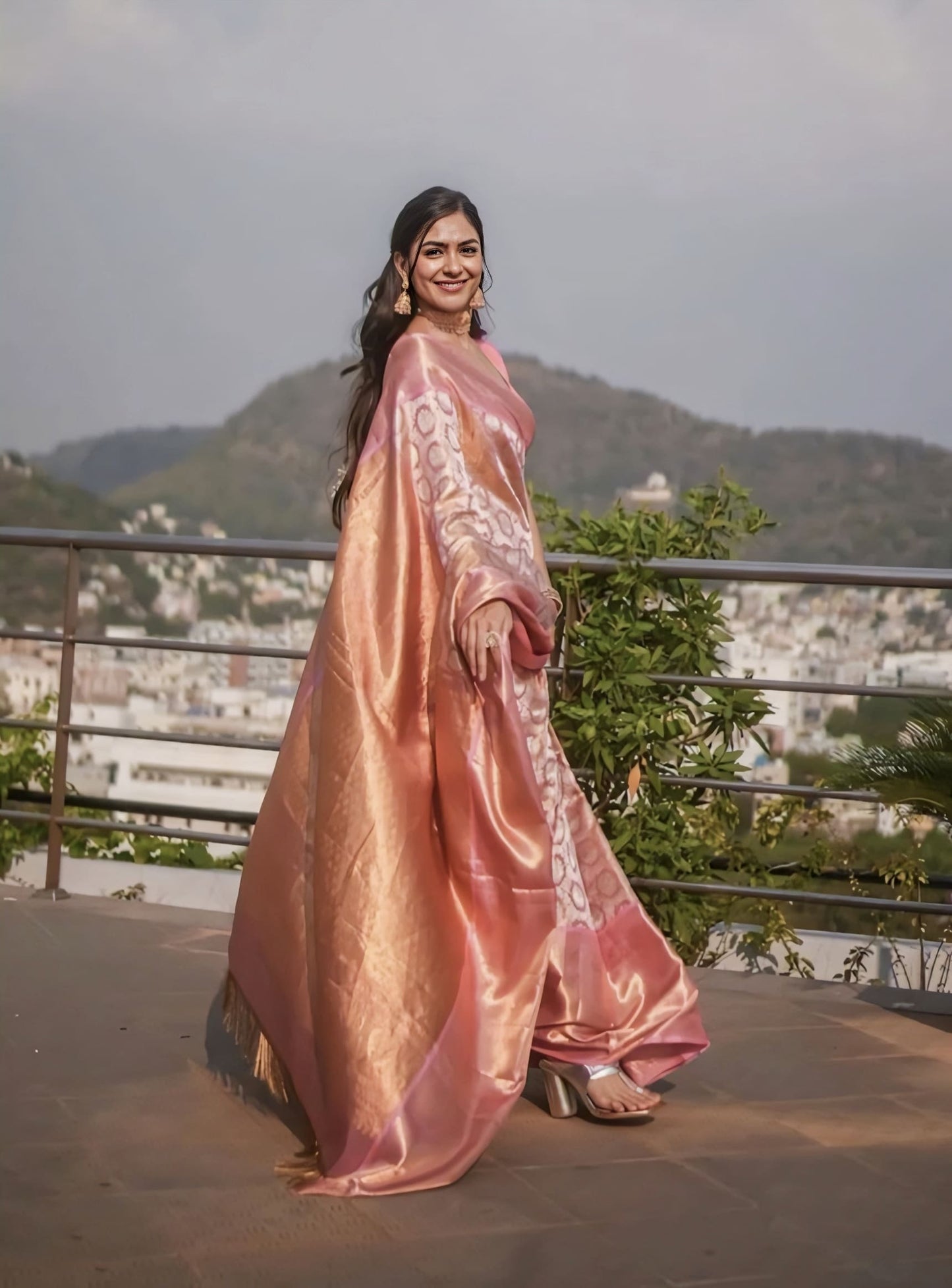 Pink Soft Banarasi Silk Saree with Jacquard Weave & Matching Blouse Piece