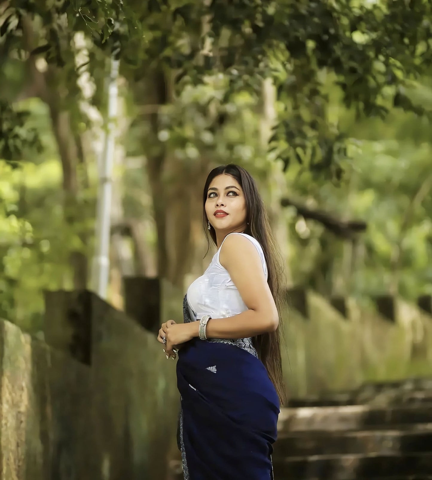 Navy Blue Soft Banarasi Silk Saree with Jacquard Weave & Contrast Grey Blouse Piece