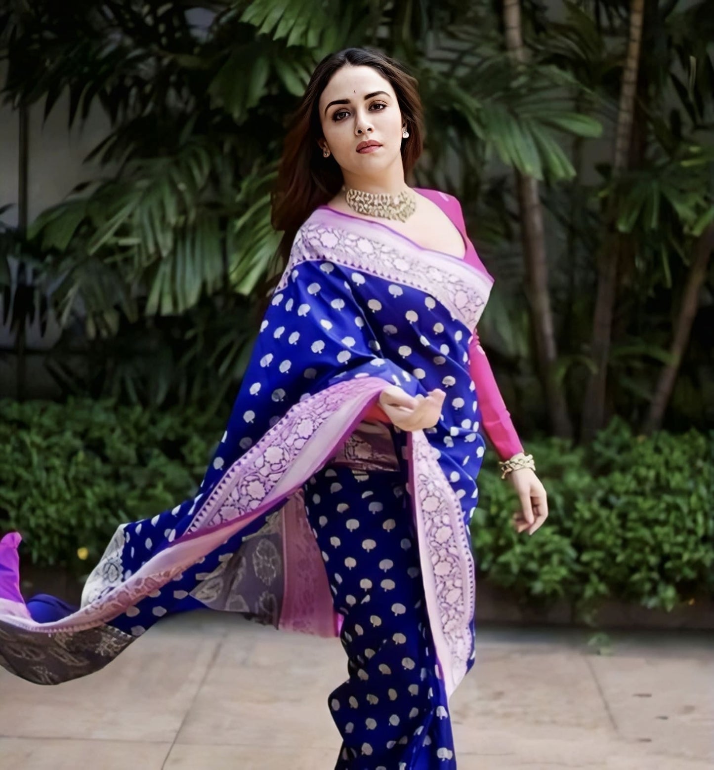 Blue Soft Banarasi Silk Saree with Jacquard Weave & Contrast Pink Blouse Piece