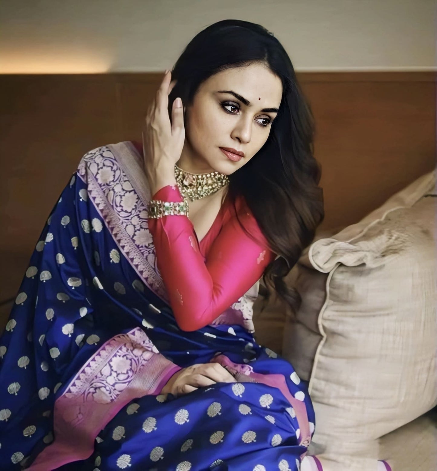 Blue Soft Banarasi Silk Saree with Jacquard Weave & Contrast Pink Blouse Piece