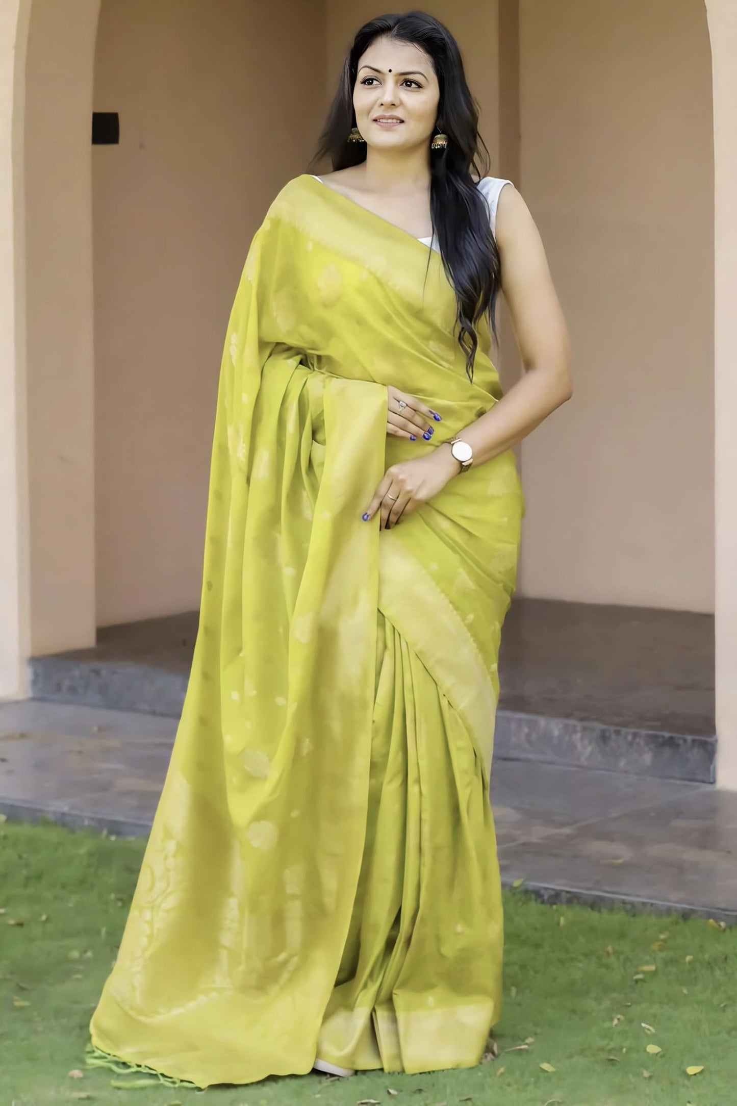 Mehendi Green Soft Banarasi Silk Saree with Jacquard Weave & Matching Blouse Piece