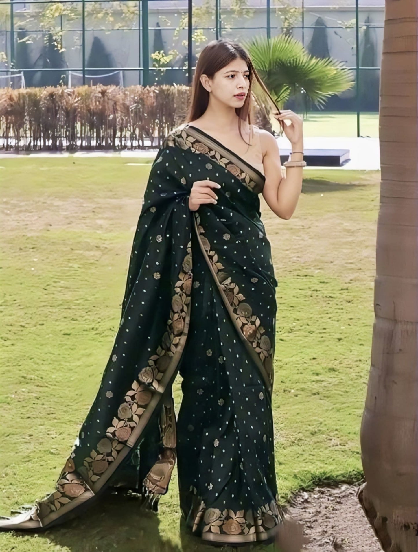 Dark Green Soft Banarasi Silk Saree with Jacquard Weave & Matching Blouse Piece