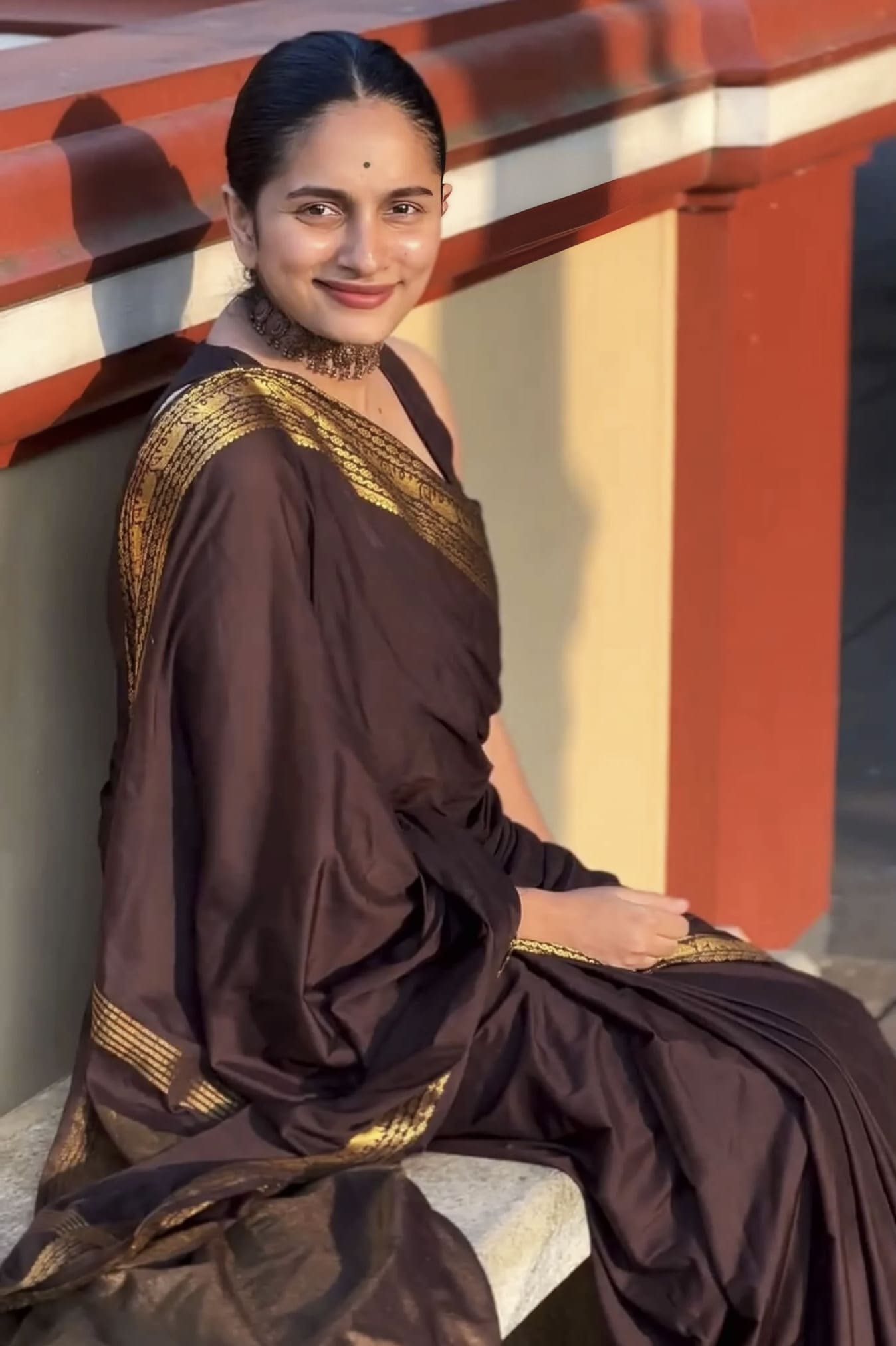 Brown Banarasi Silk Saree with Pure Zari Weaving & Matching Blouse Piece