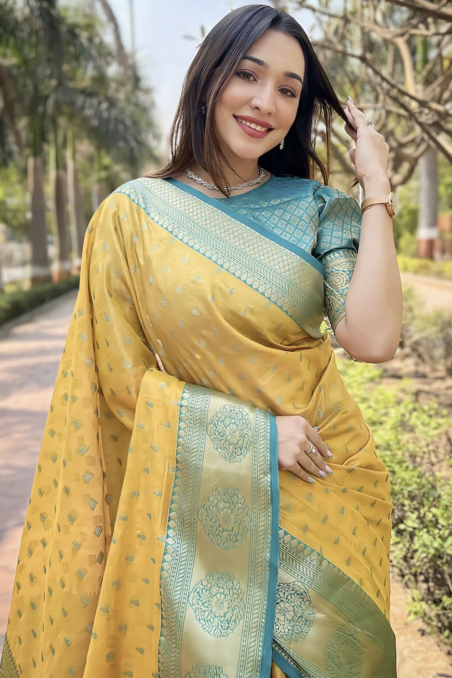 Lavender Banarasi Tissue Silk Saree with Zari Weaving & Matching Blouse Piece