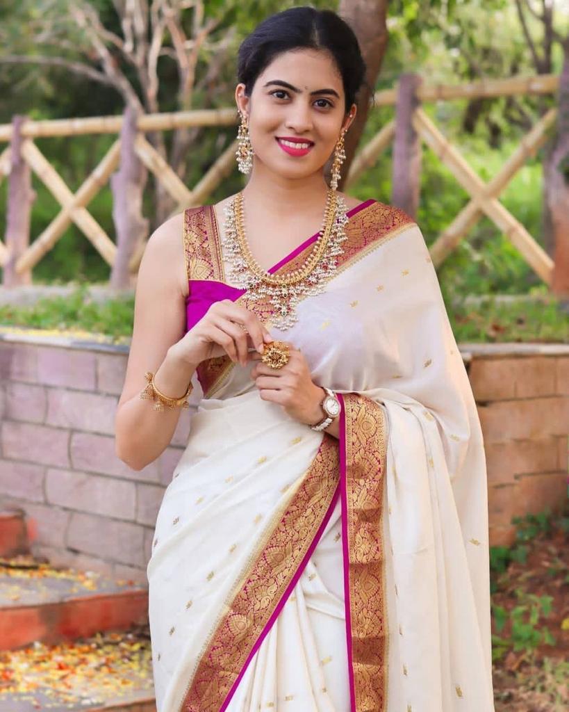 New White Attractive Traditional Lichi Silk Bridal Wear Banarasi Designer Saree