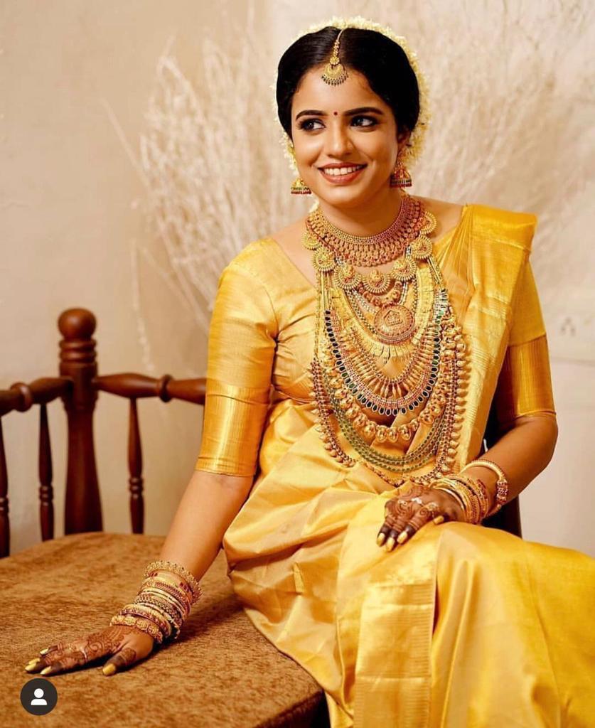 Yellow Attractive Traditional Lichi Silk Bridal Wear Banarsi Designer Saree